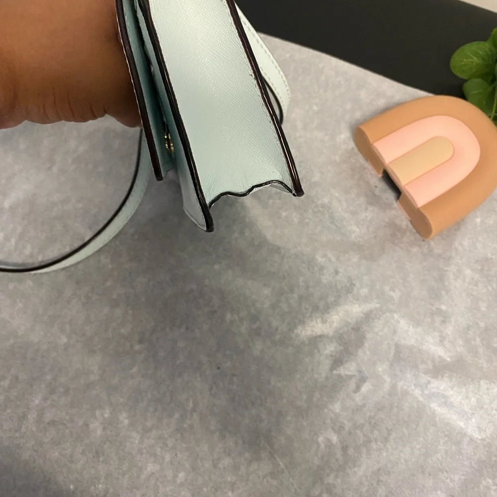 Kate Spade mini crossbody bag EUC🩵 - Picture 6 of 15